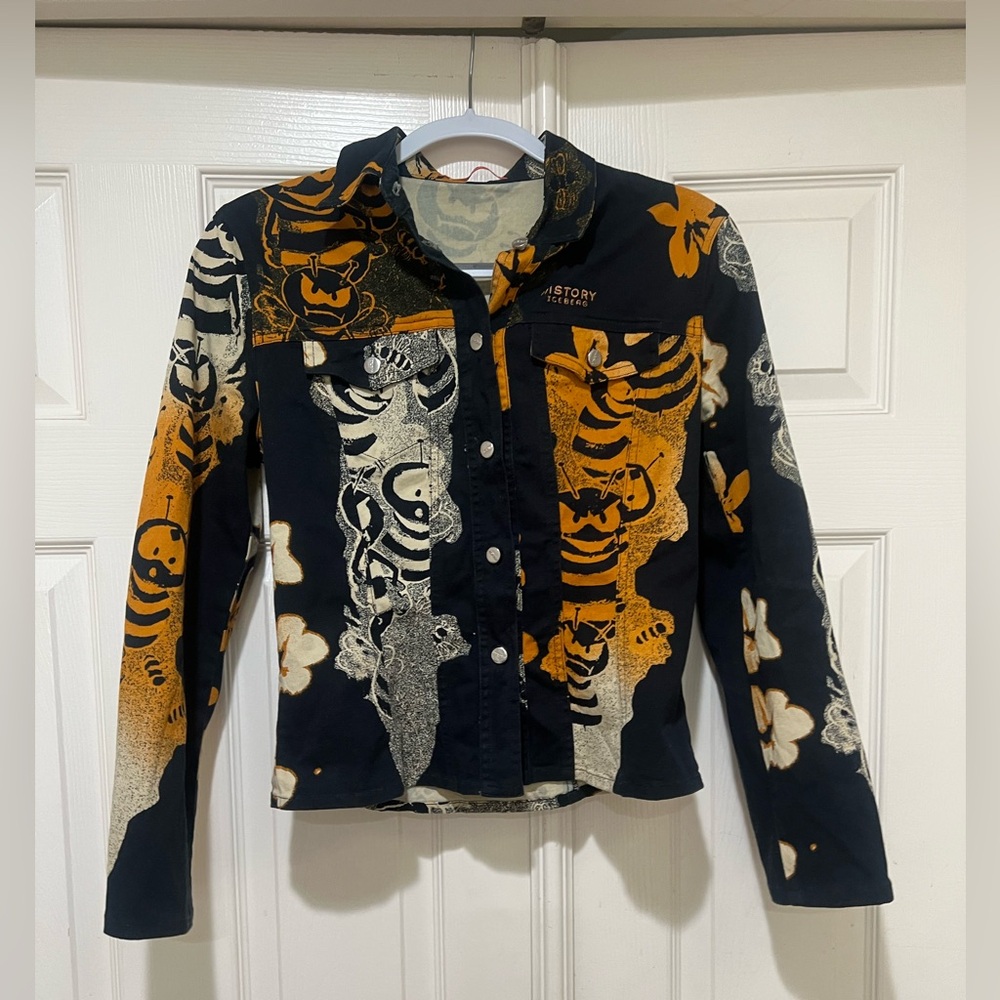 Iceberg History Women’s Bees Printed back Jacket Size Small